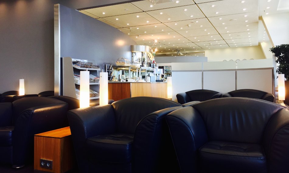 Lufthansa Senator Lounge Stuttgart Review Sessel Relaxzone