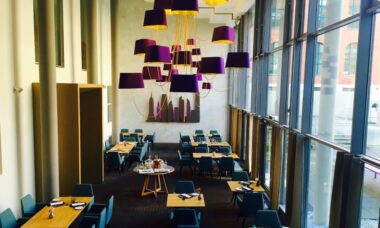 Sheraton Hannover Pelikan Suite Starwood Preferred Guest upgrade Travel with Massi King-Size-Bett