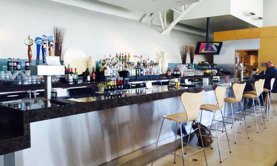 Review: Admirals Club Los Angeles Terminal 4 Bar 2