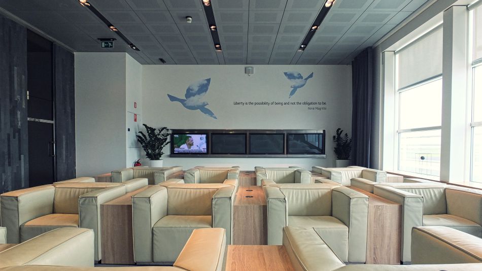 Brussels Airlines Lounge The Suite Brüssel Non-Schengen Sessel Relaxationbereich
