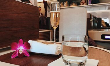 Review Thai Business Class 777 Phuket - Frankfurt Champganer Pre-Departure Drink