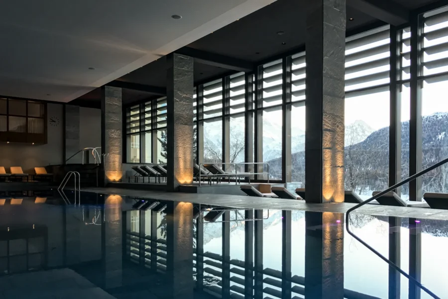 Titelfoto Review Kulm Hotel St. Moritz Indorr Swimmingpool