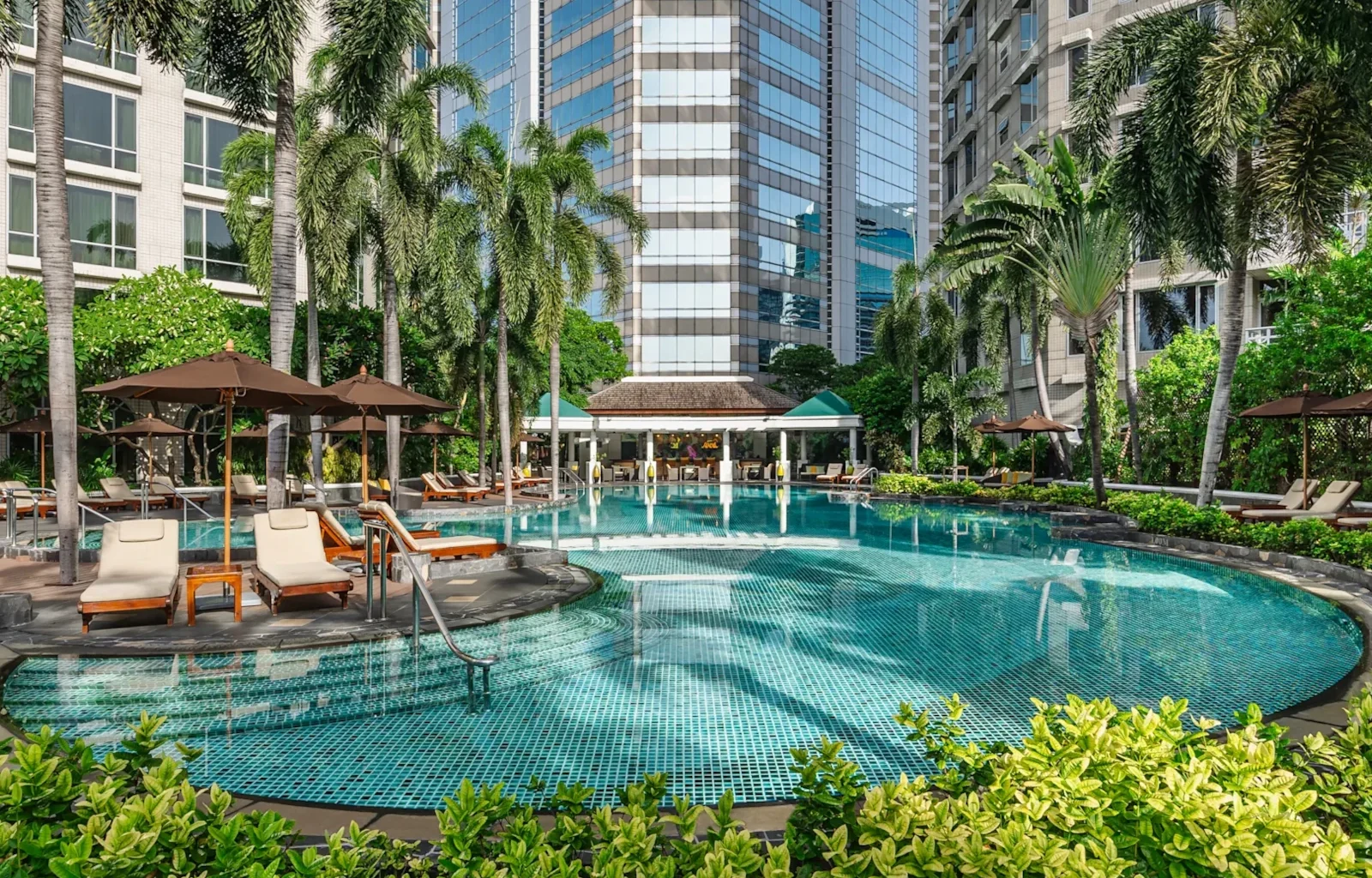 Conrad Bangkok Pool