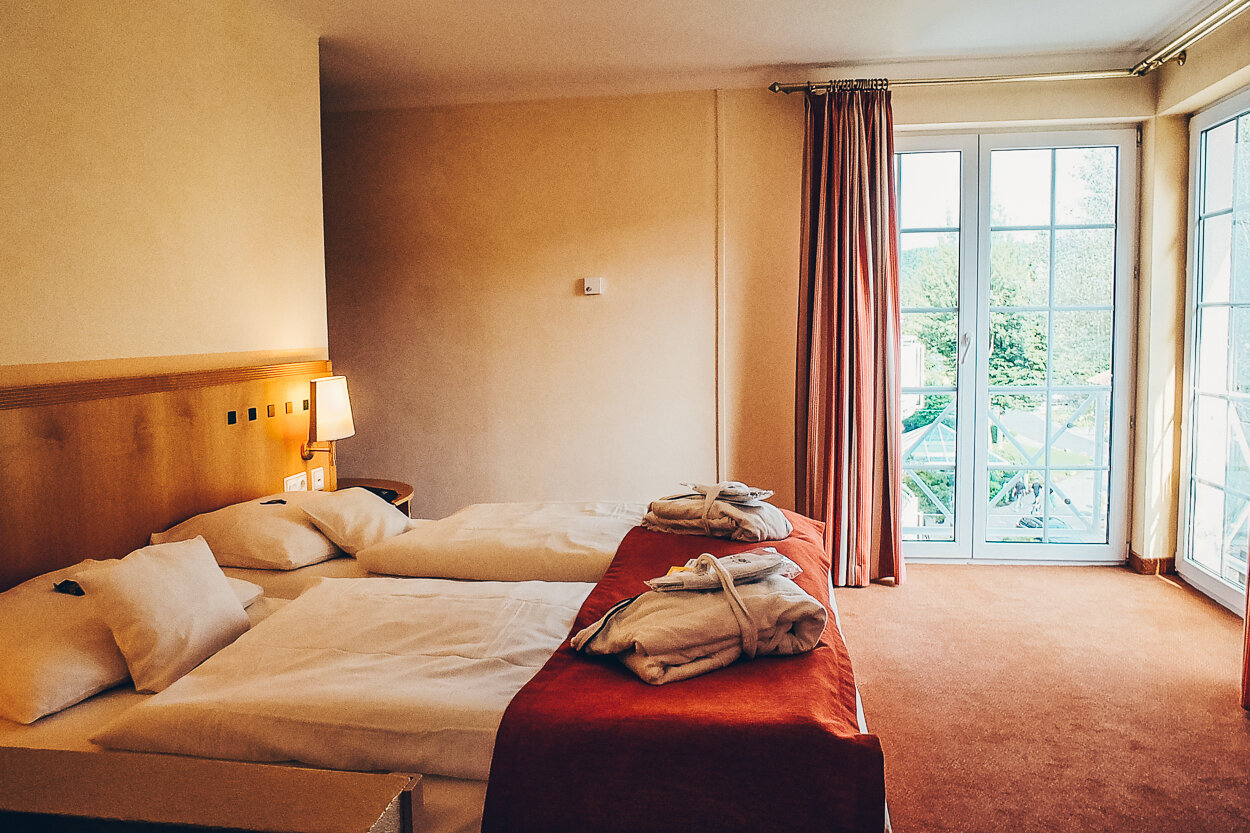 Review Lindner Hotel Wiesensee First Class Doppelzimmer Doppelbett