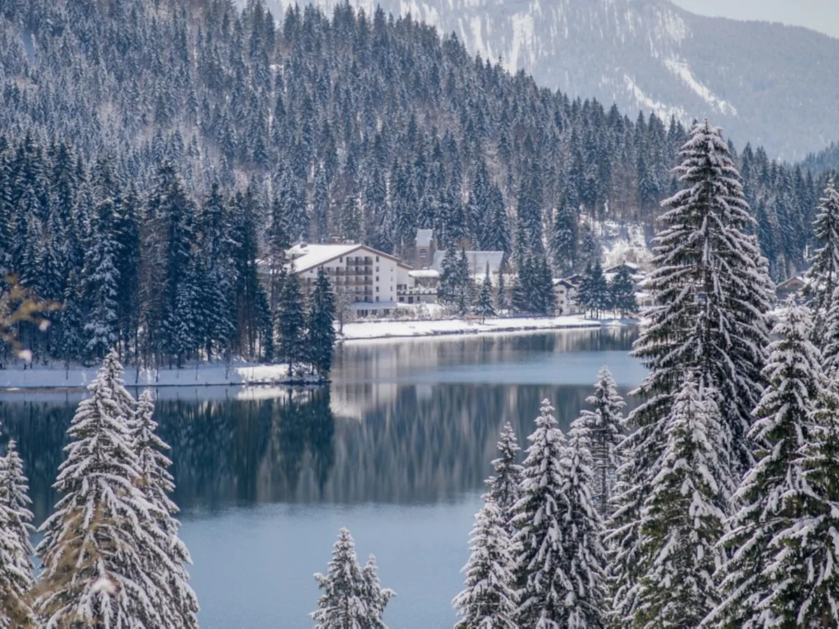 Arabella Alpenhotel am Spitzingsee im Schnee