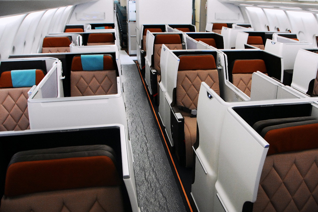 Oman Air Business Class Angebote Paris - Neu-Delhi