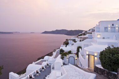 Santorini wird durch die 49 neue SLH-Hotel World of Hyatt-Partnerschaft im Oktober noch attraktiver