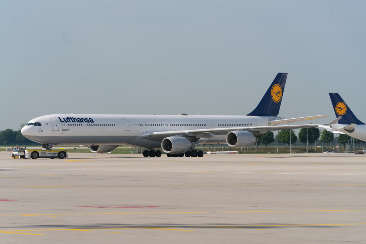 Gewinnspiel Lufthansa Upcycling Collection Airbus A340-600