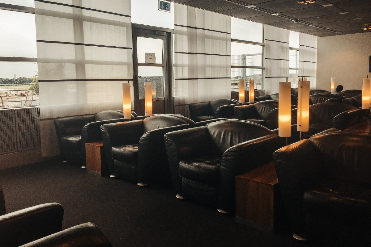 Sessel in der Lufthansa Senator Lounge Hamburg 