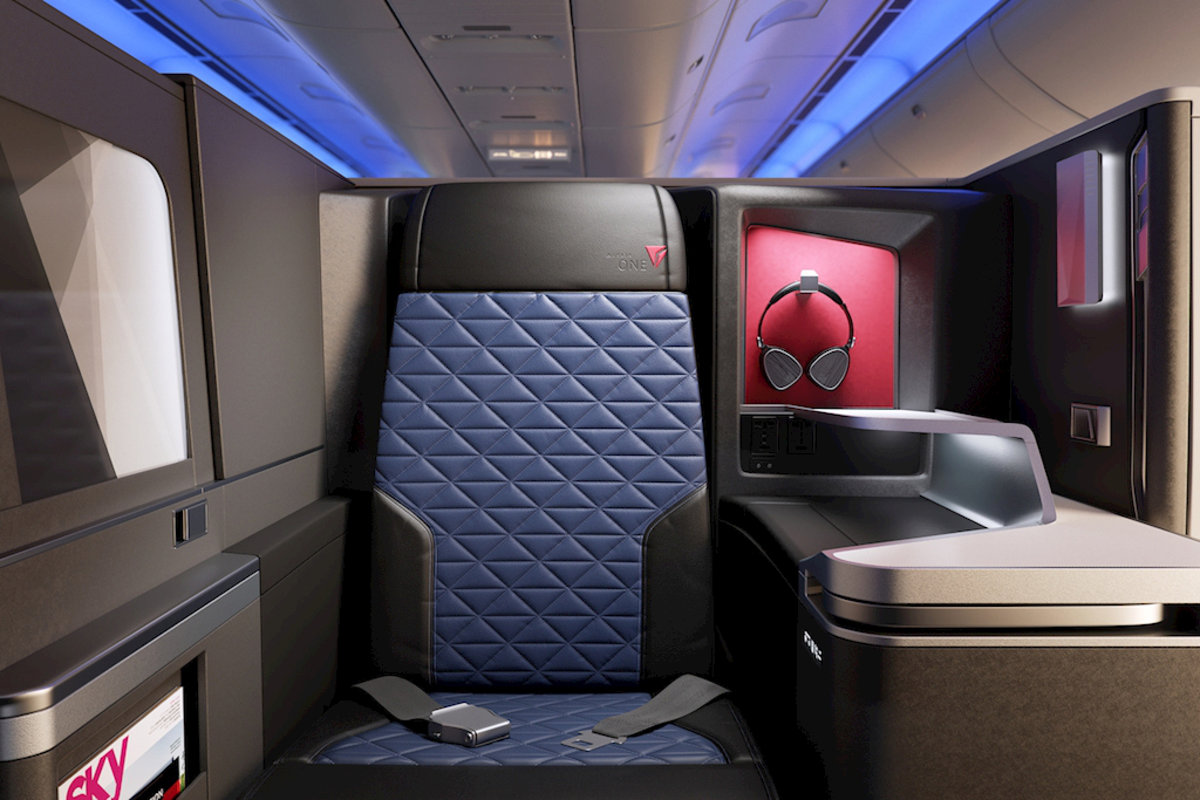 SkyTeam Delta One Business Class Suite