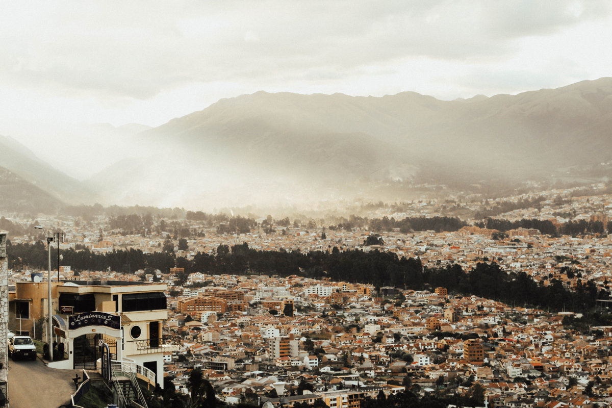 Aussicht auf die Dächer von Quito, Ecuador