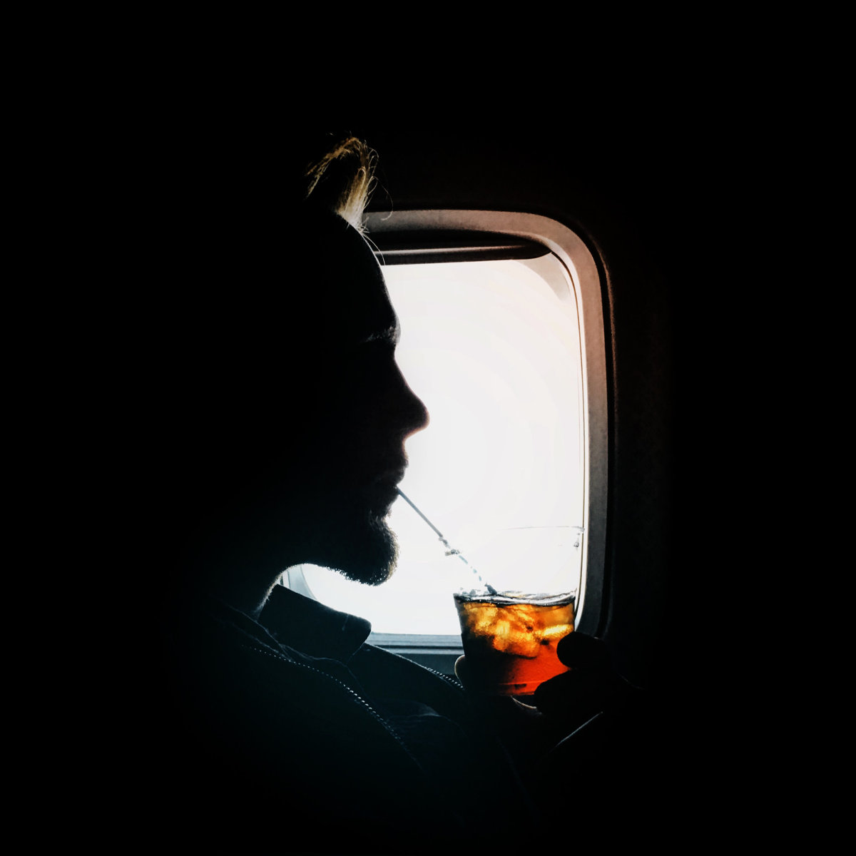 europäische Airlines streichen Alkohol an Bord in Folge Coronavirus Servicekonzept