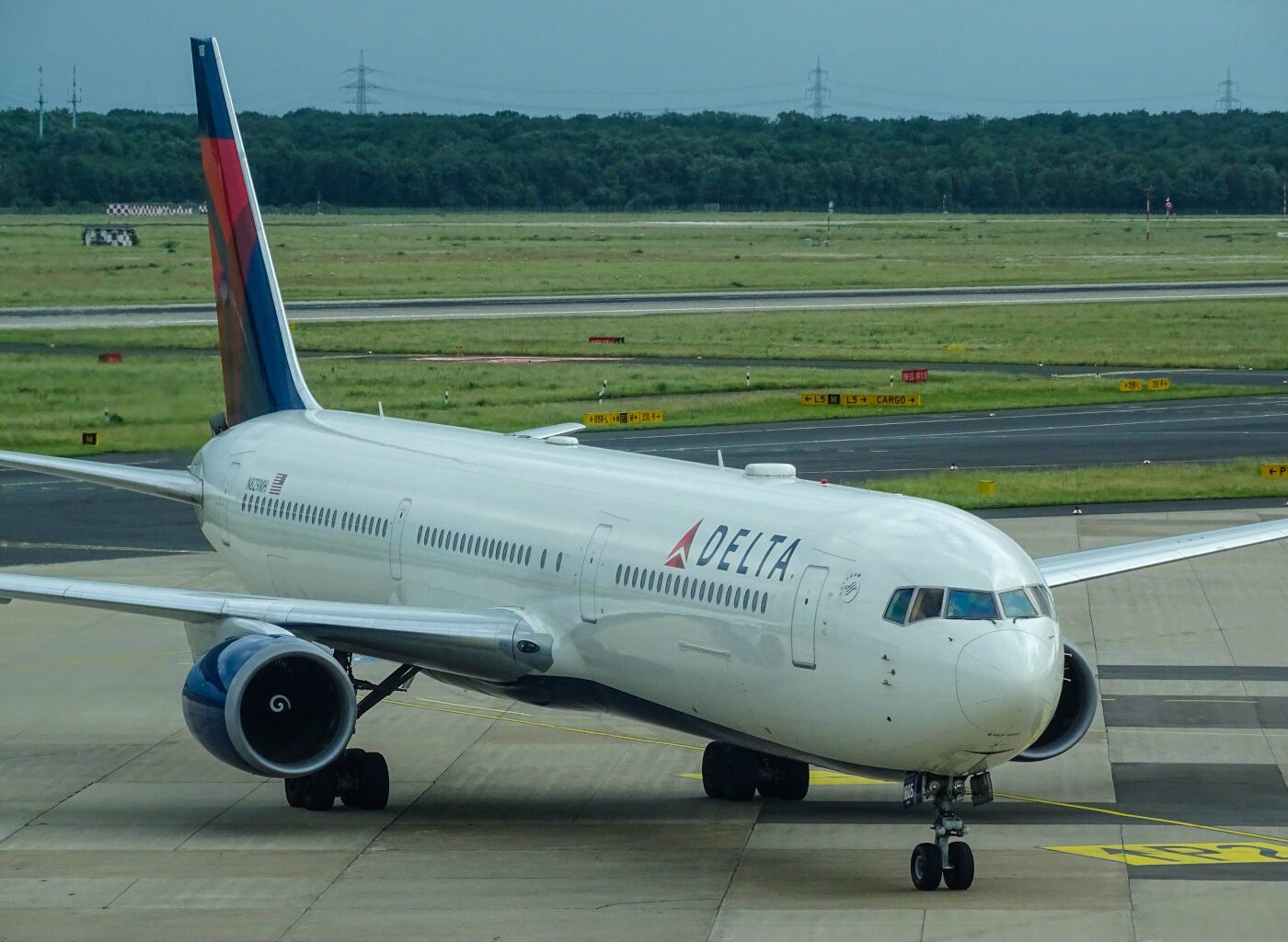Delta Boeing 767-300 auf dem Flughafen Düsseldorf