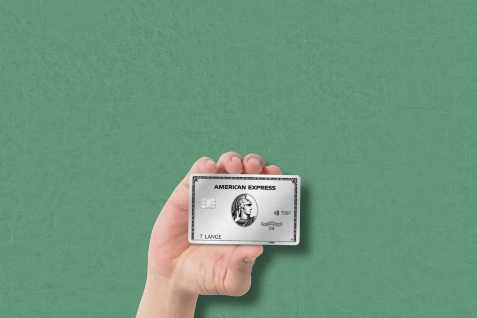 Amex Platinum Card in der Hand