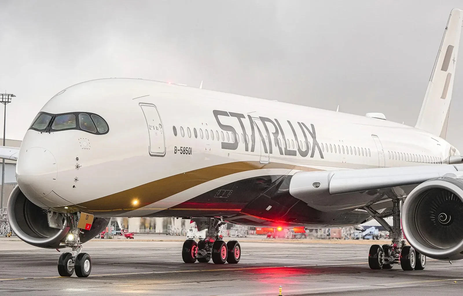 Starlux Airlines Airbus A350