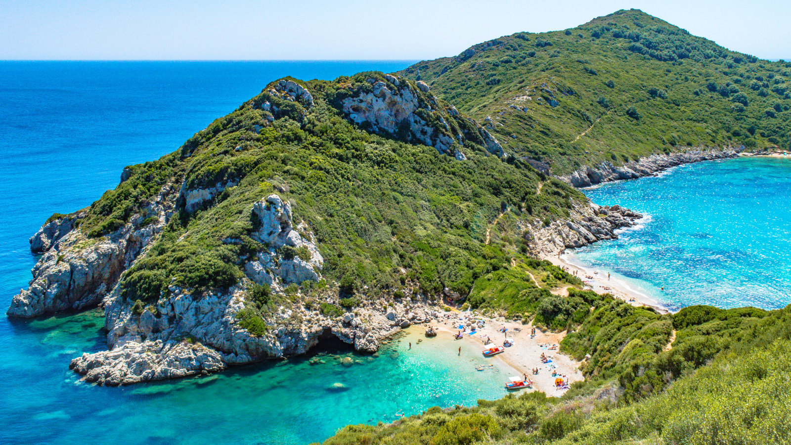 Die berühmte Bucht mit doppelten Stränden auf Korfu
