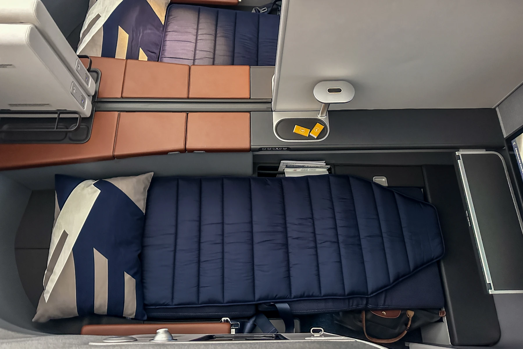 Business Class Suite Lufthansa Allegris Erstflug mit Matratzenauflage