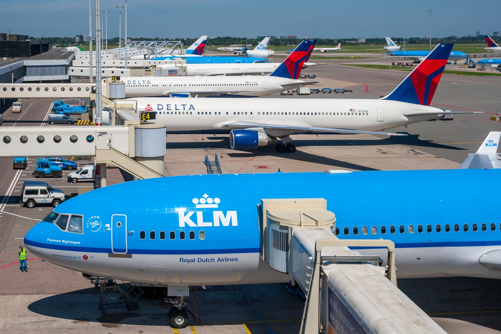 Royal Dutch Airlines KLM Flugzeug am Flughafen Amsterdam Schiphol
