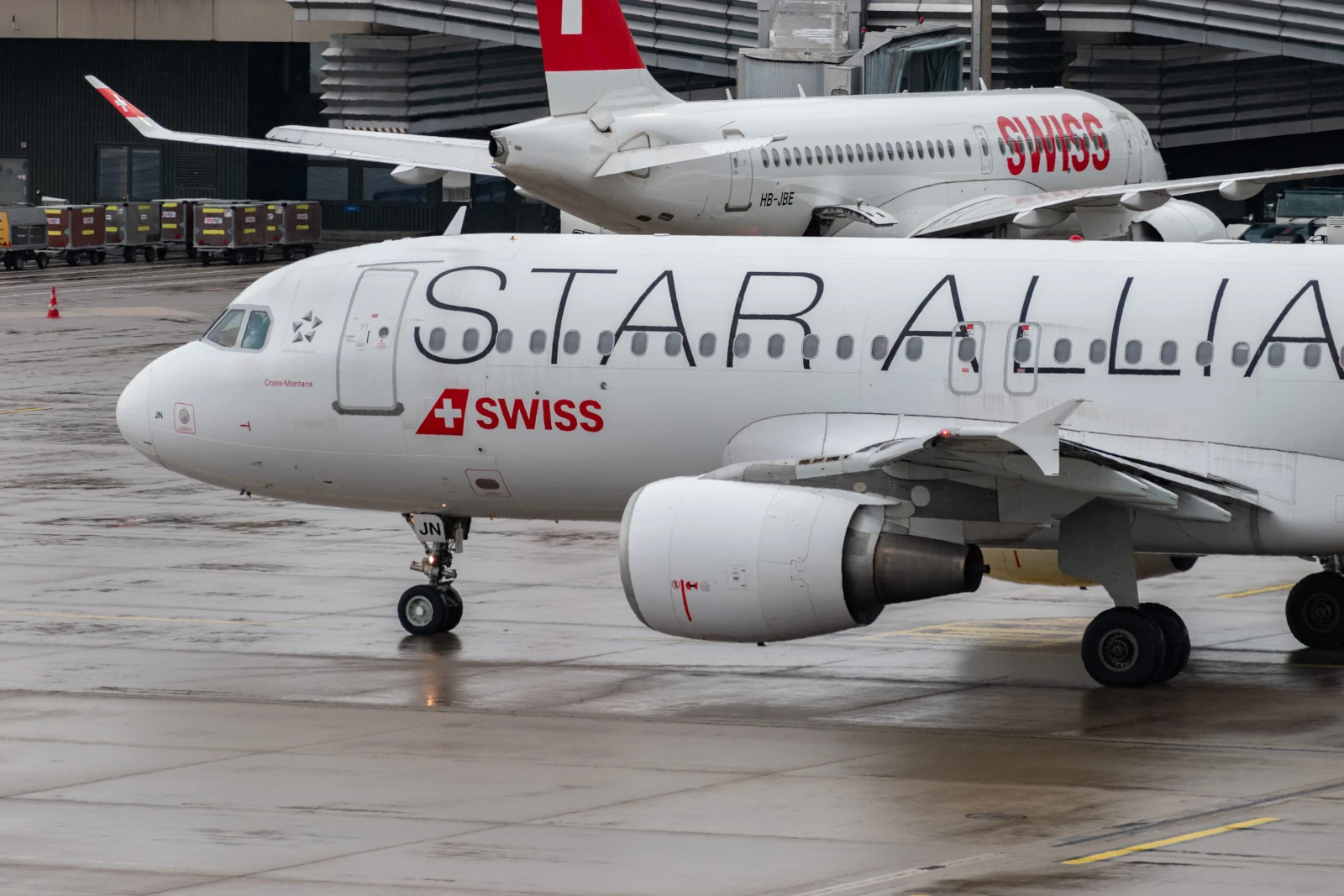 SWISS Flugzeug in Star Alliance Lackierung