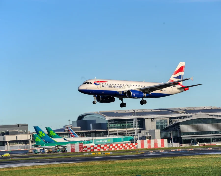British Airways Flugzeug landet in Dublin