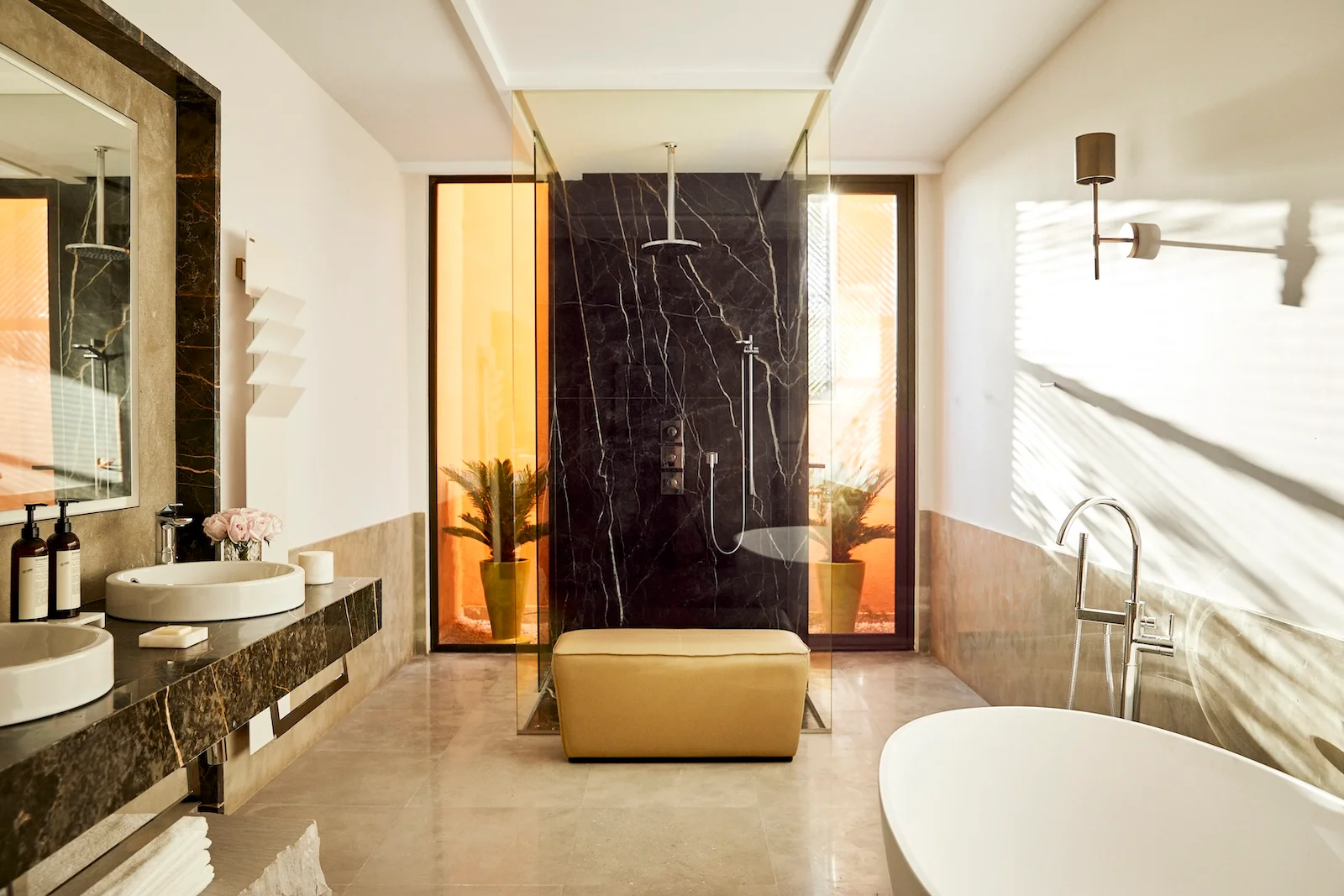 Badezimmer eines Gästezimmers im Park Hyatt Marrakech