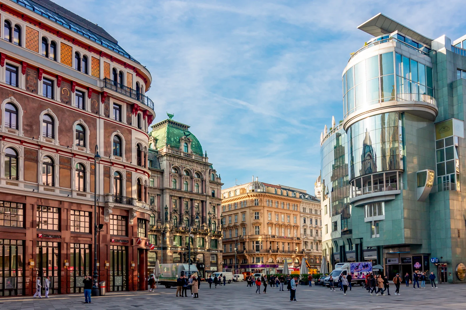 Stephansplatz mit Haas-Haus und Grabenstraße im Zentrum von Wien