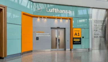 Eingang der Lufthansa Lounge am Flughafen London Heathrow vor der Renovierung