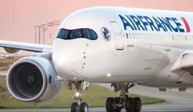 Airbus A350 Air France rollt auf dem Flughafen Charles de Gaulle