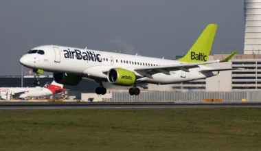 Air Baltic Airbus A220 bei der Landung