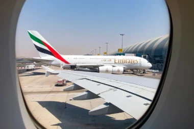 Aus dem Fenster, Emirate A380 in Dubai