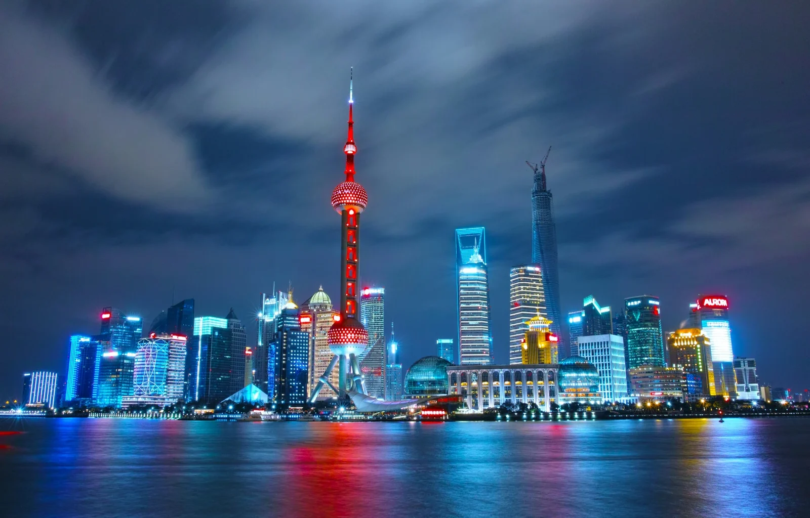 Blick auf die Skyline von Shanghai - eines der Ziele bei den Meilenschnäppchen im November