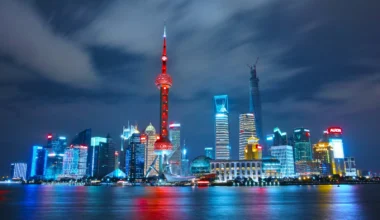 Blick auf die Skyline von Shanghai - eines der Ziele bei den Meilenschnäppchen im November