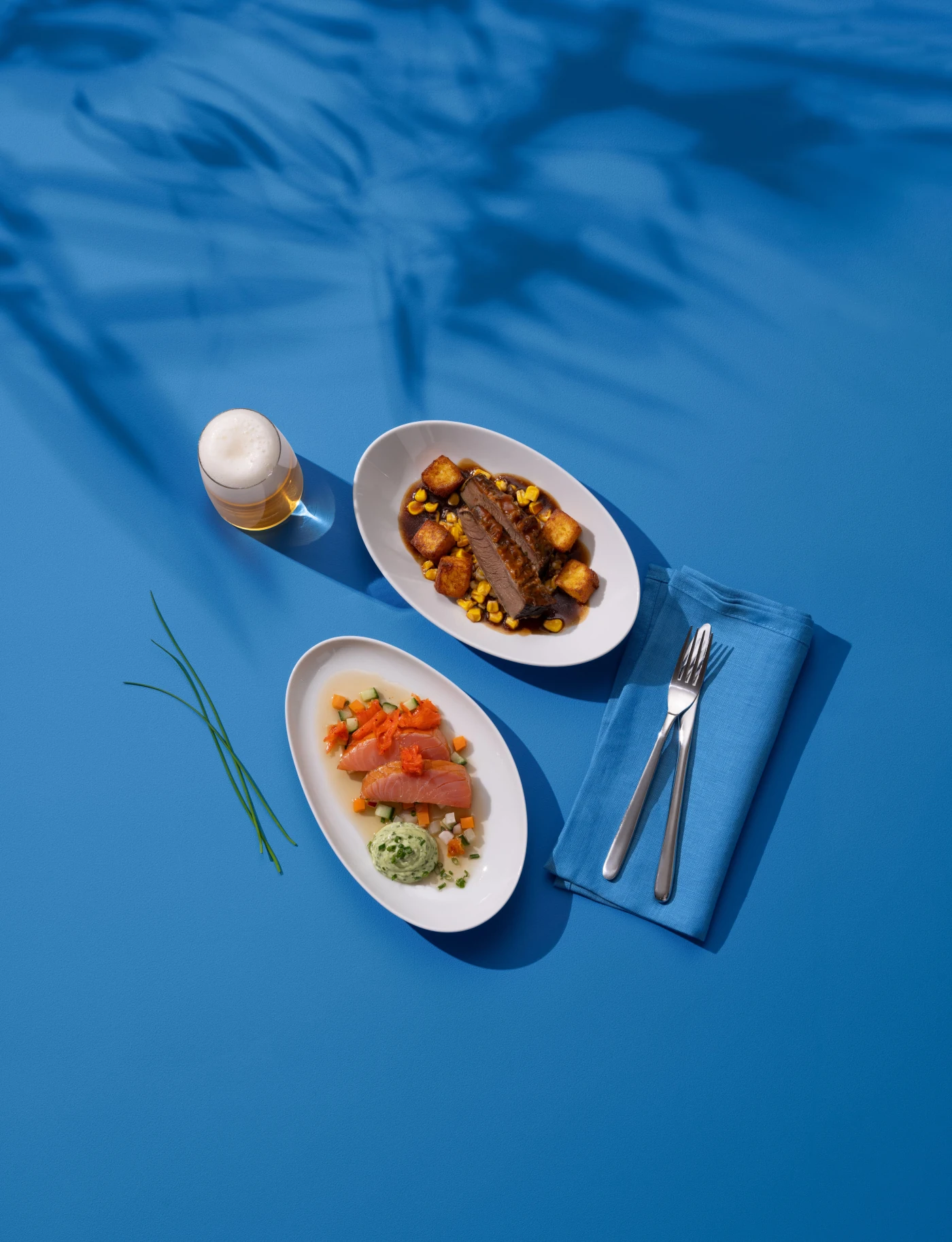 Lachs-Tataki Menü von Lukas Jacobi für Discover Airlines