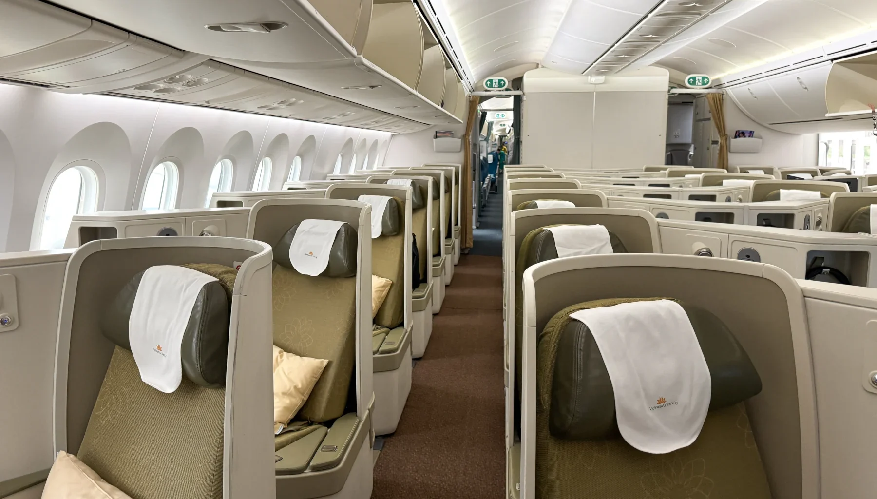 Vietnam Airlines Business Class Kabine an Bord der Boeing 787-9 von München nach Saigon