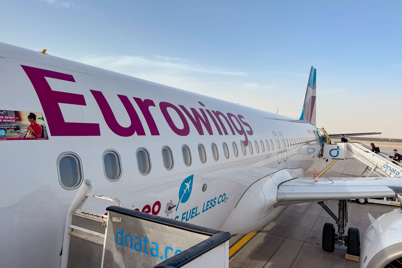 Eurowings Airbus A320neo am Flughafen Dubai World Central