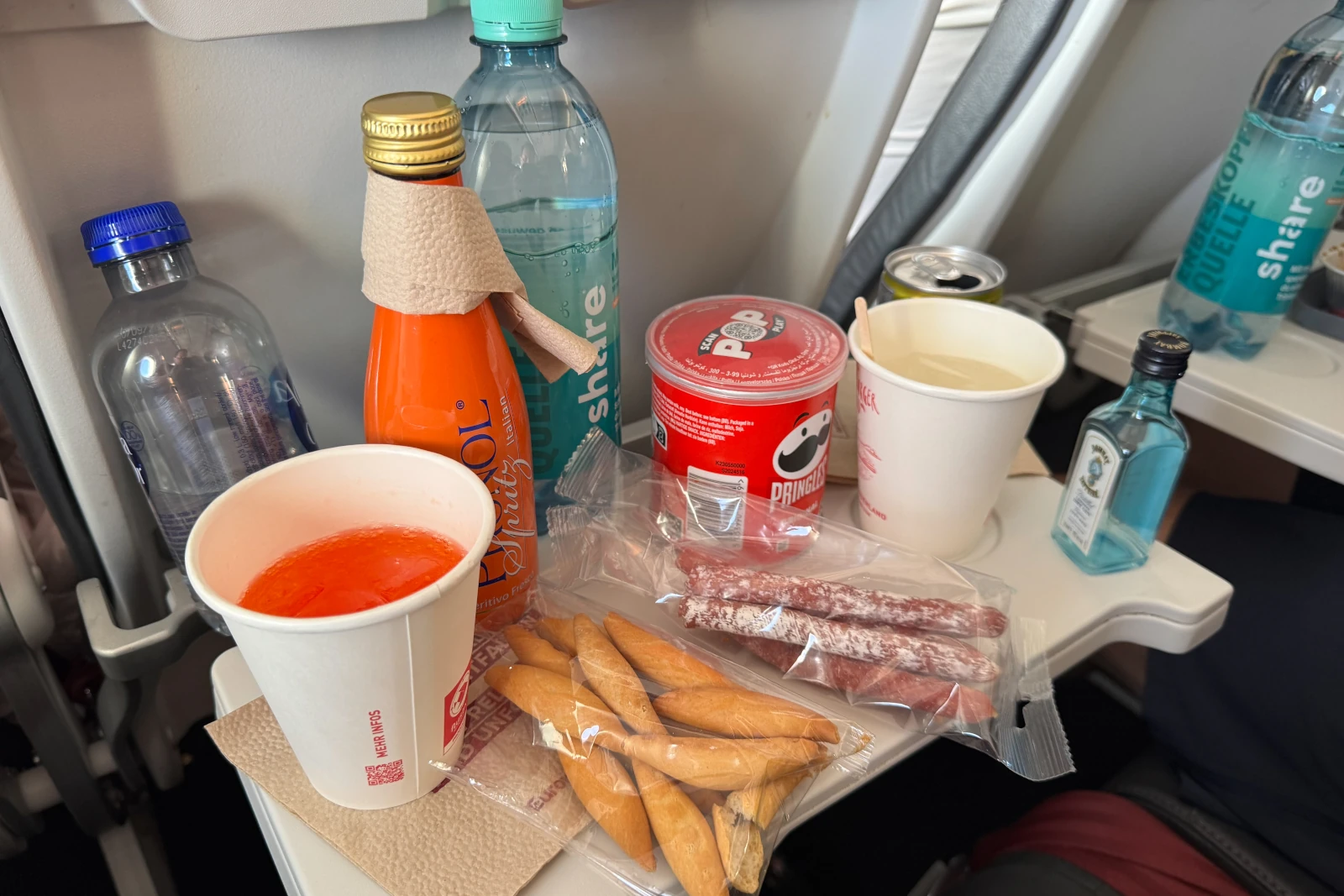 Aperol und Snacks Eurowings 