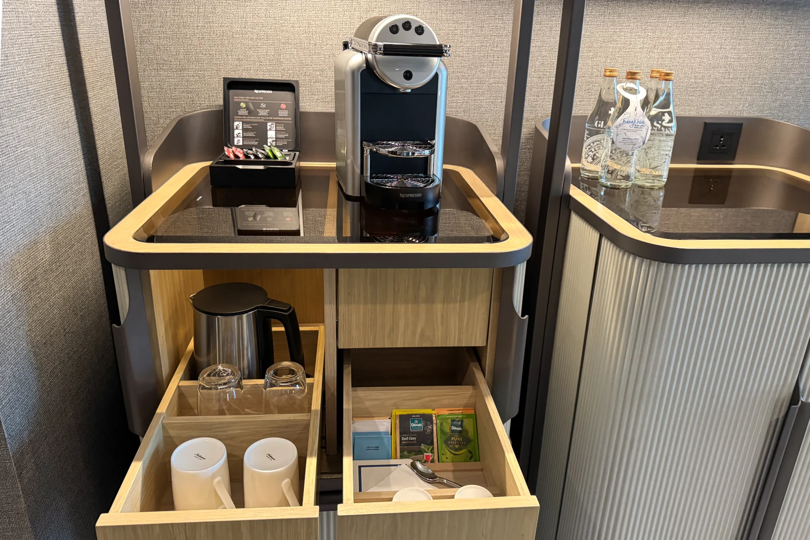 Minibar und Nespresso