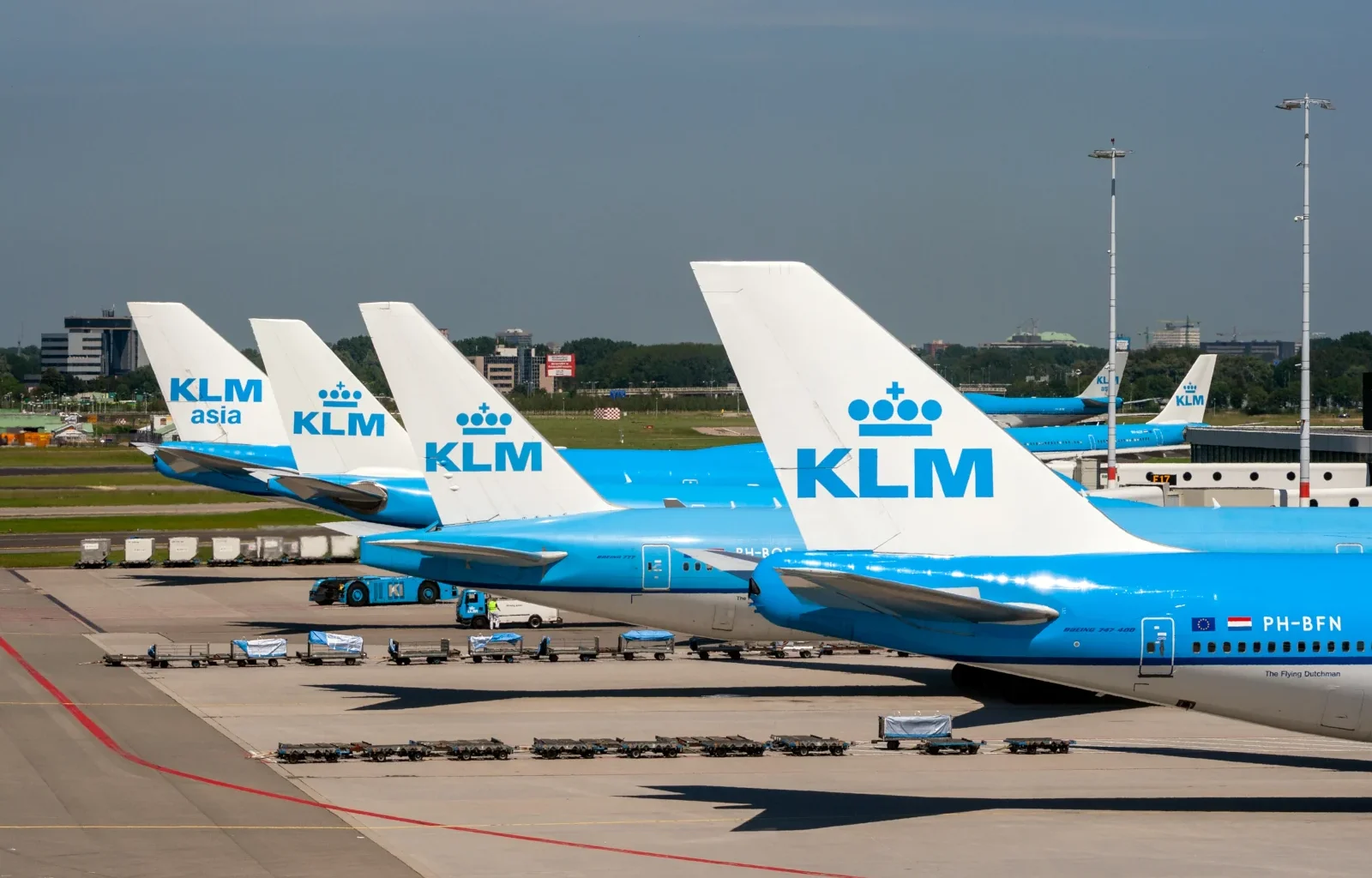 Flugzeuge von Royal Dutch Airlines KLM am Flughafen Amsterdam Schiphol