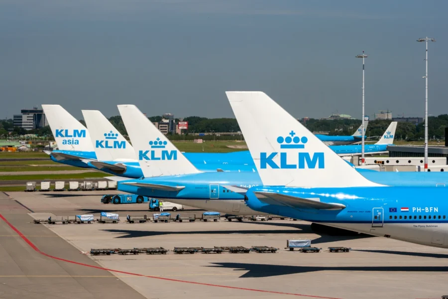 Flugzeuge von Royal Dutch Airlines KLM am Flughafen Amsterdam Schiphol