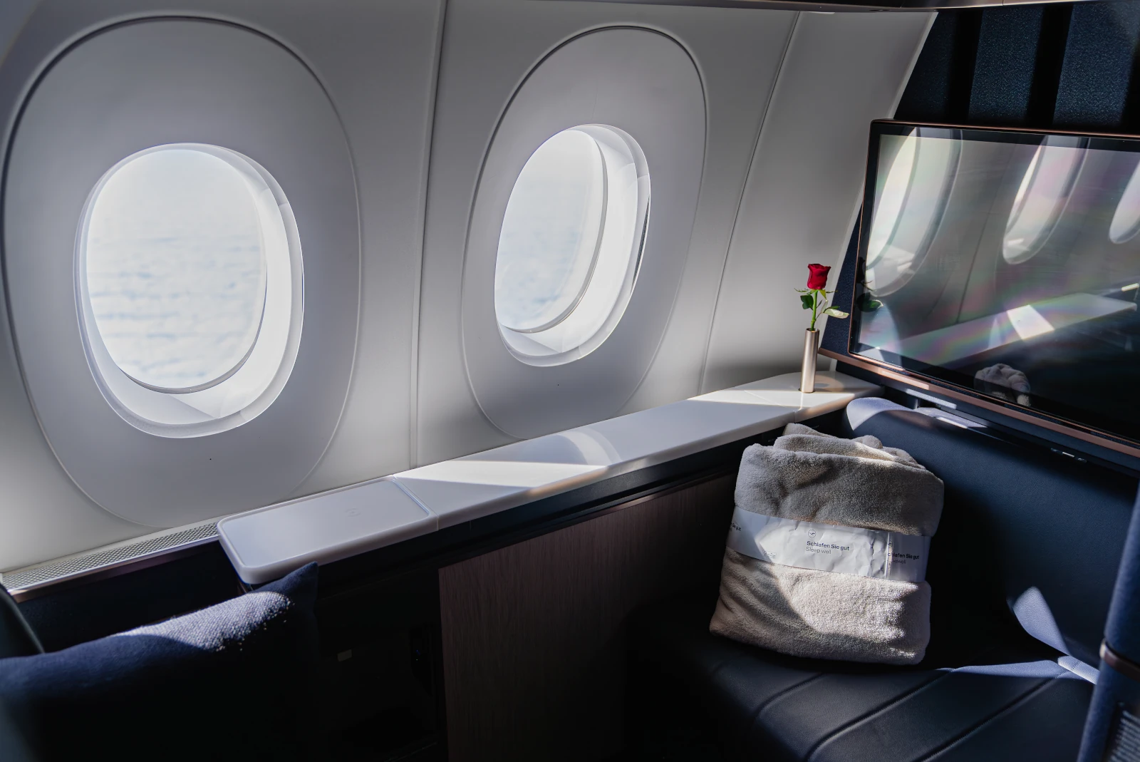 Lufthansa Allegris First Class Einzelsuite am Fenster
