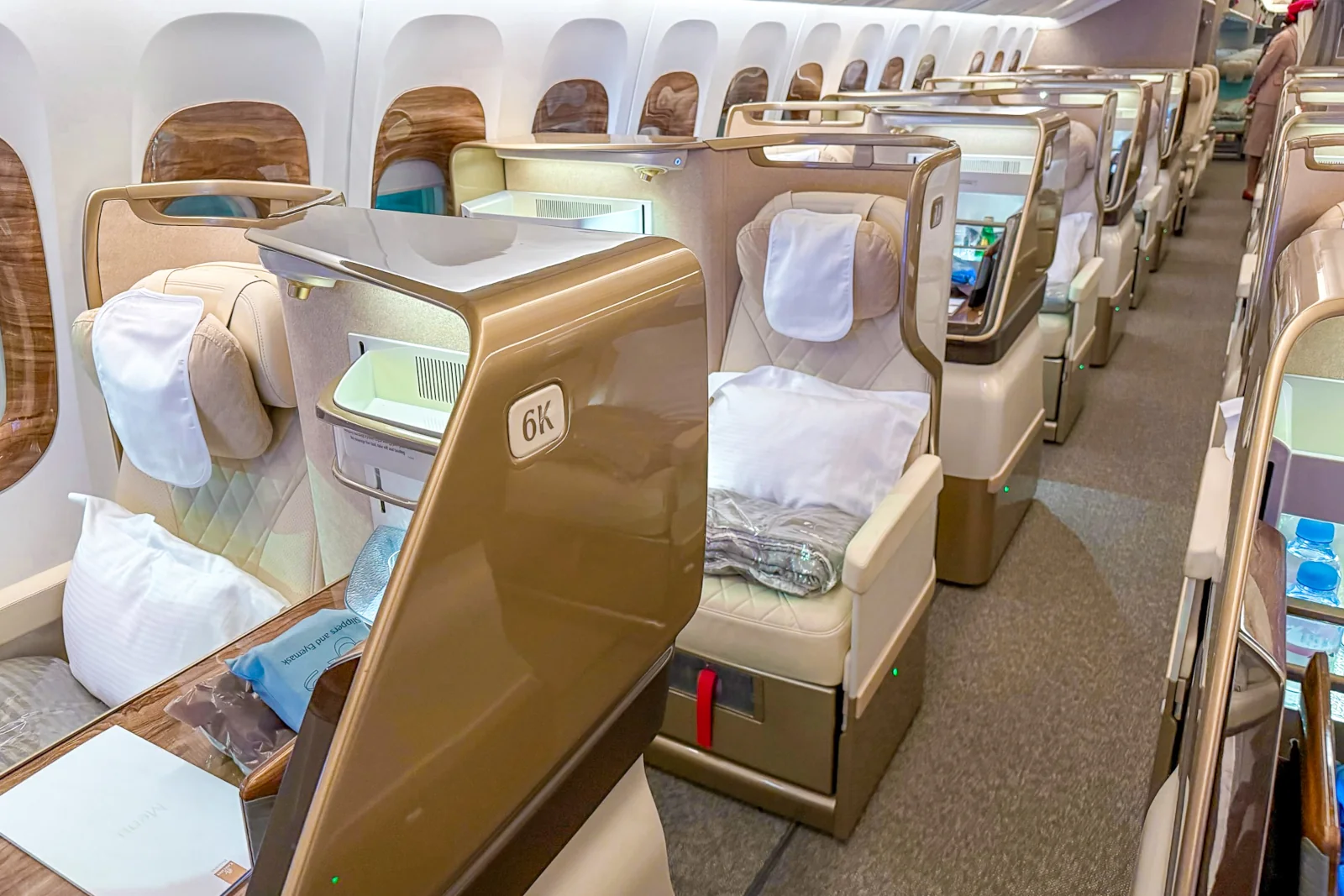 Emirates Business lass an Bord der Boeing 777 von Wien nach Dubai Membership Rewards Einlösung der Amex Platinum Card in Österreich