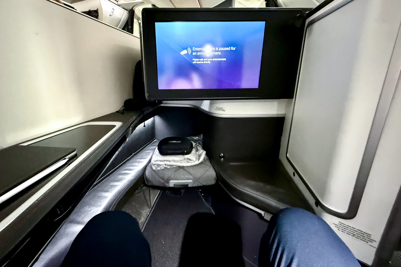 British Airways Boeing 787 First Class IFE Bildschirm