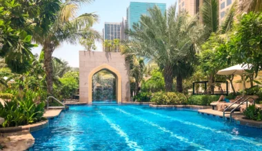 Pool des Conrad Dubai in unserem Guide zum Hilton Honors Treueprogramm