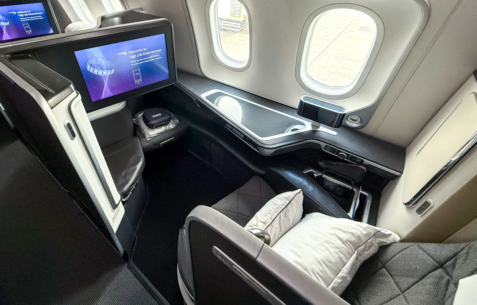 British Airways First Class Boeing 787 Einzelsitz am Fenster