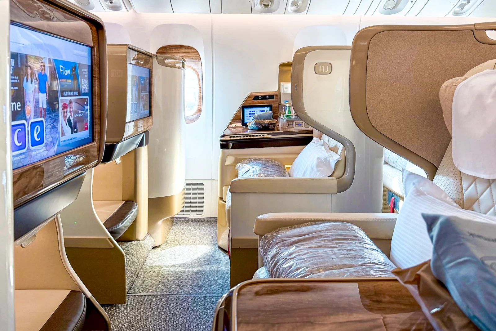 Emirates Business lass an Bord der Boeing 777 von Wien nach Dubai Membership Rewards Einlösung der Amex Platinum Card in Österreich