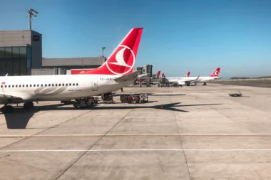 Turkish Airlines Flugzeuge am Flughafen Istanbul Promotion eine Million Meilen zu verdienen