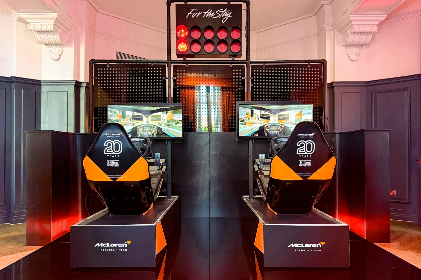 McLaren Suite The Trafelgar St.James Curio Collection Rennsimulator