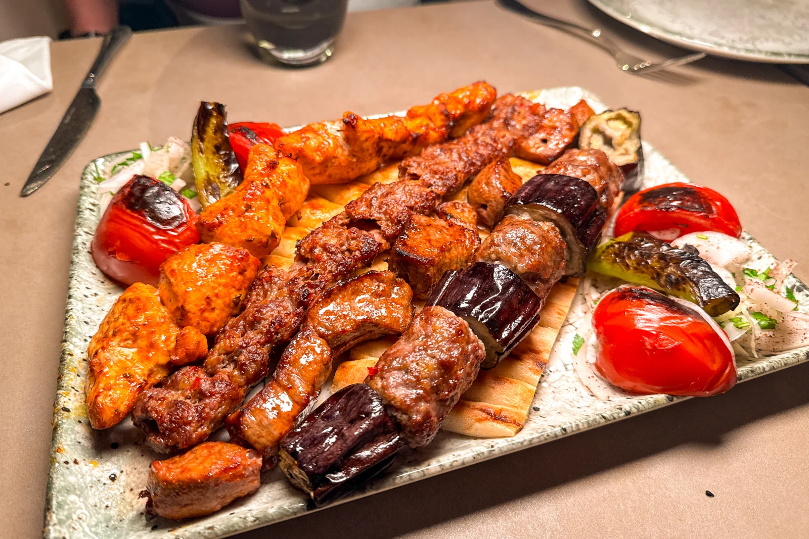 Türkische Spezialitäten im Kara Restaurant der Anda Barut Collection