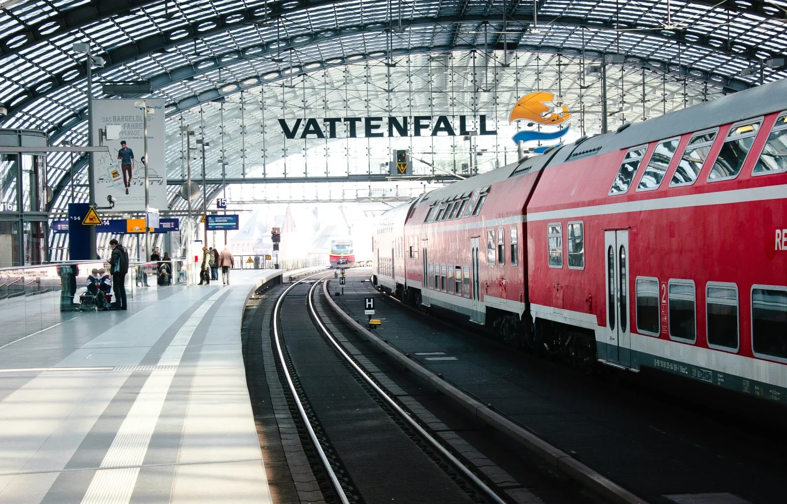 Regionalzug Berlin Hauptbahnhof auf dem Weg zum BER