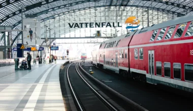 Regionalzug Berlin Hauptbahnhof auf dem Weg zum BER